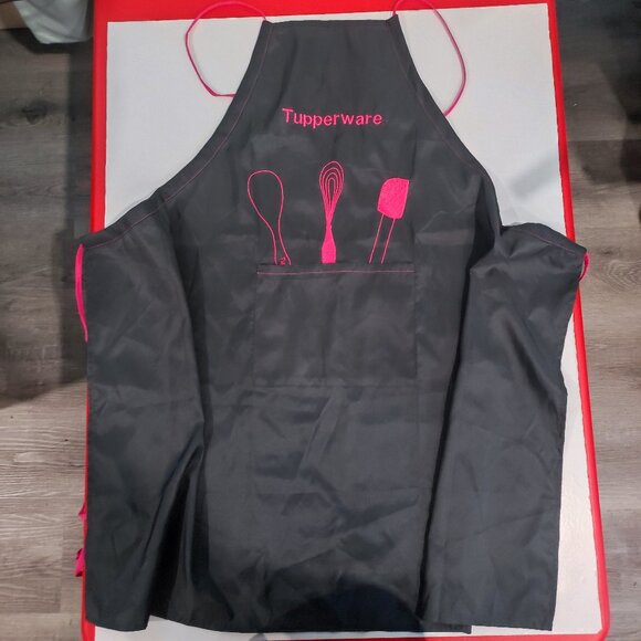 Tupperware cooking baking apron dark grey hot pink adjustable string - Picture 1 of 5